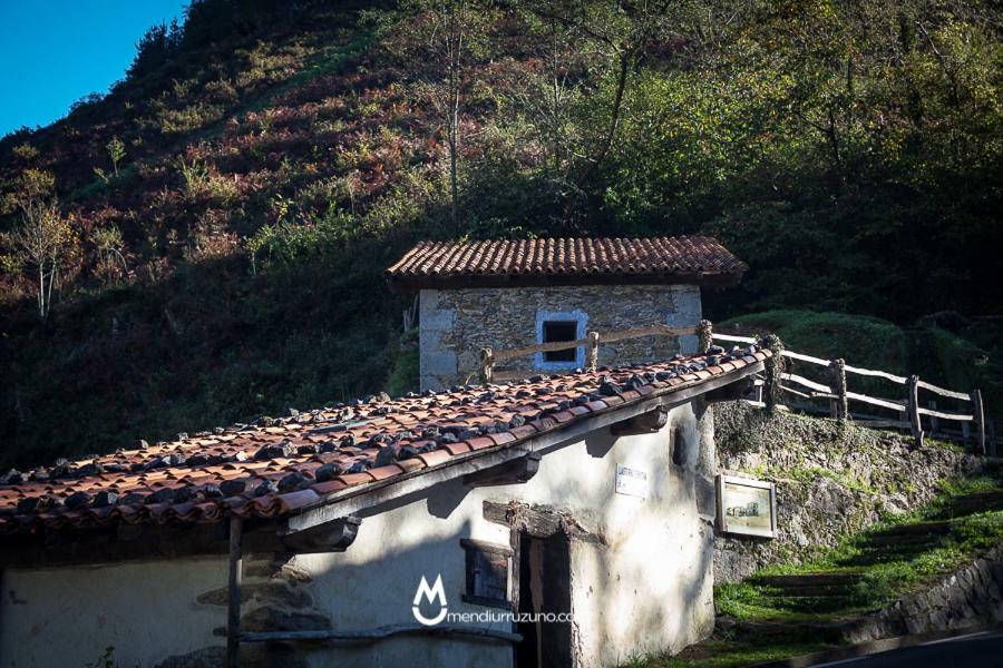 Albergue De Lastur Деба Экстерьер фото