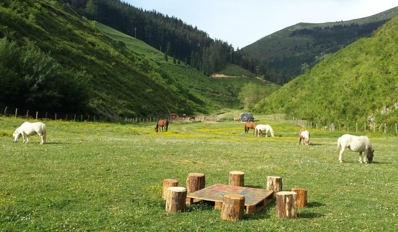 Albergue De Lastur Деба Экстерьер фото